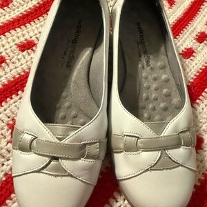 Walking Cradles Women's Cream and Gray Loafers
